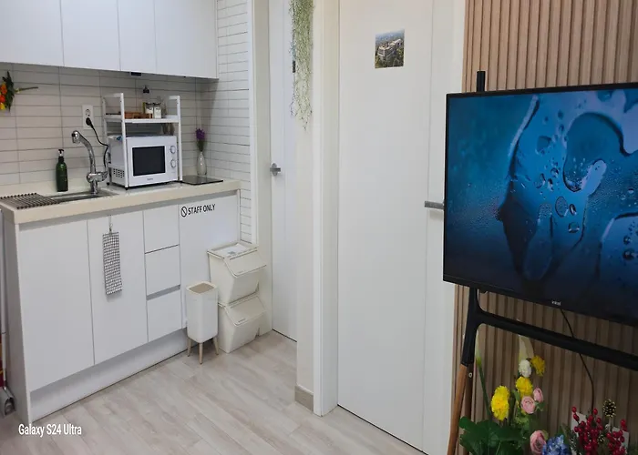 Apartment Gate 303